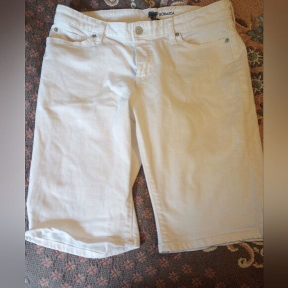 - Gap White Denim Bermuda Shorts - Picture 3 of 7